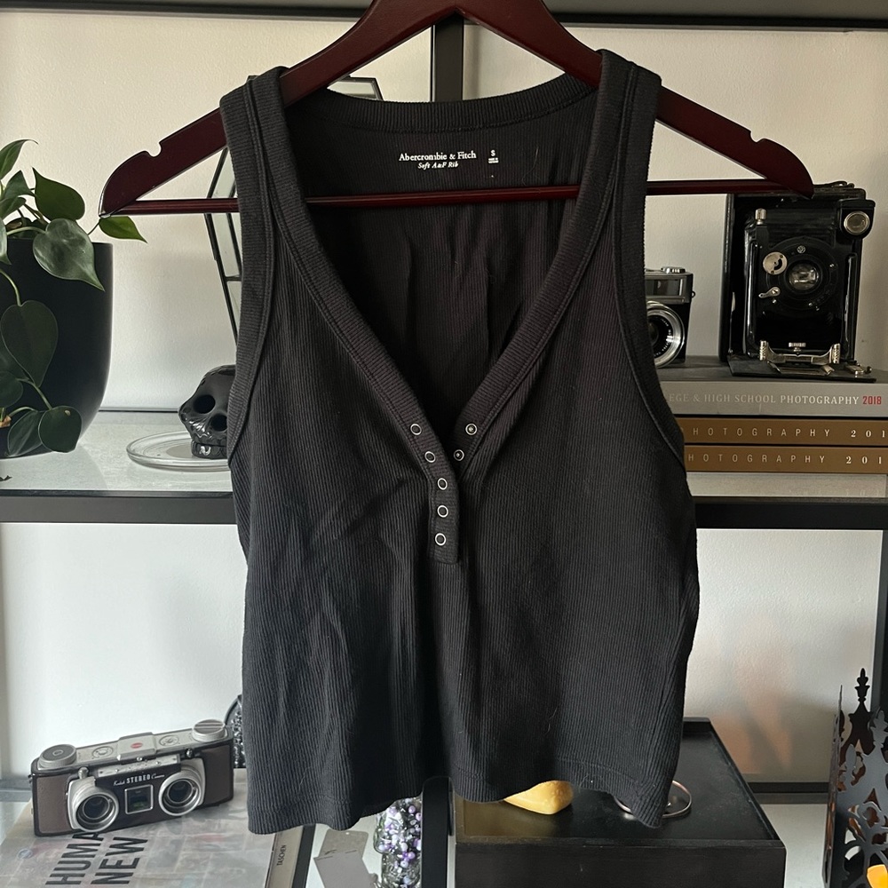 Abercrombie & Fitch Soft A&F Rib Tank
Size small